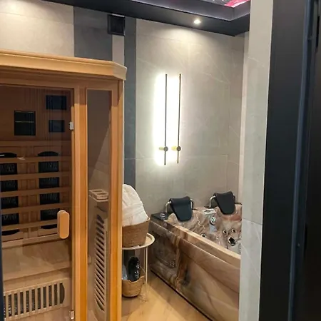 Secret Paradise Jacuzzi & Sauna *